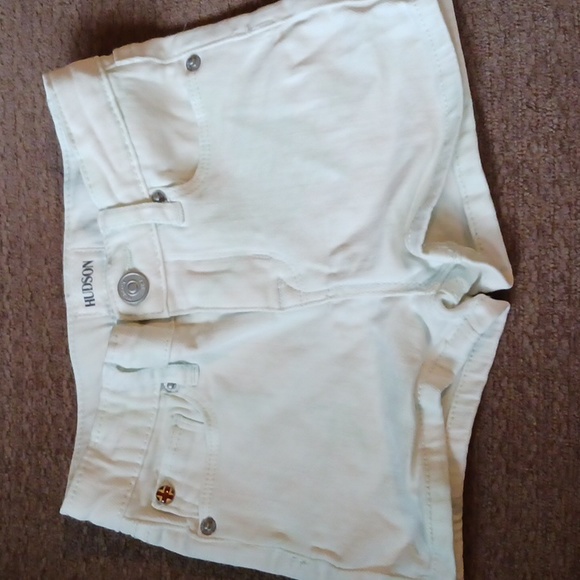 $5 Or 5 For $15 Girls Hudson shorts - Picture 1 of 2